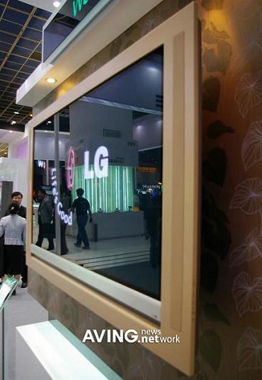 Плазменный Full HD ТВ от LG с деревянной окантовкой