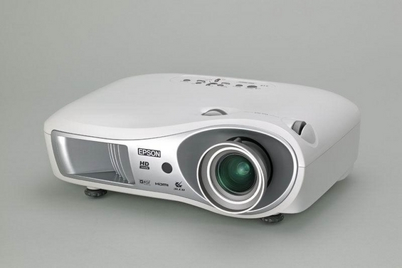 Epson выпускает новый проектор EMP-TW680 с разрешением 720р