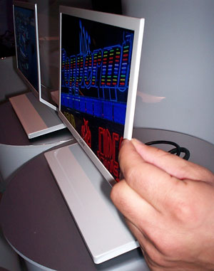 Японские компании получают госзаказ на OLED Японские компании получают госзаказ на OLED