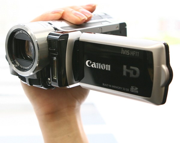 Два новых камкодера от Canon: HF11 и HG21 Два новых камкодера от Canon: HF11 и HG21