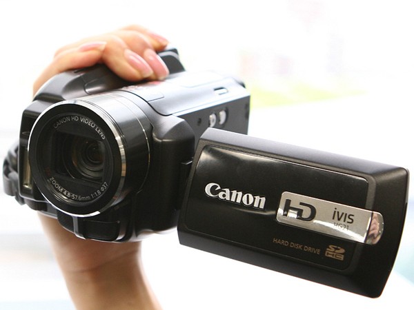 Два новых камкодера от Canon: HF11 и HG21 Два новых камкодера от Canon: HF11 и HG21