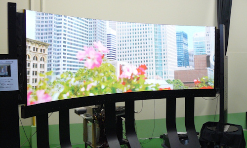 Shinoda Plasma представила 125-дюймовый гибкий экран