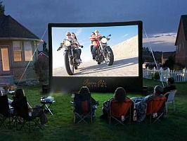 Open Air Cinema создала огромный надувной экран