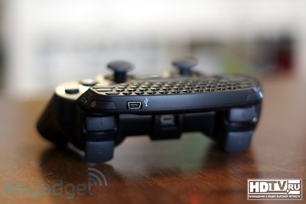 Обзор беспроводной, накладной клавиатуры для джойстика PlayStation 3 Обзор беспроводной, накладной клавиатуры для джойстика PlayStation 3