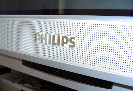Чистые убытки Philips за полгода составили €12 млн