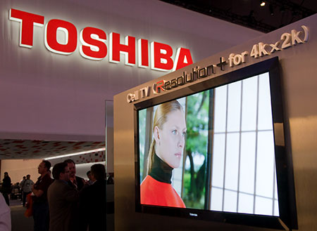 Cell-телевизор Toshiba с дисплеем 2160p, Blu-ray плеером и рекордером Cell-телевизор Toshiba с дисплеем 2160p, Blu-ray плеером и рекордером
