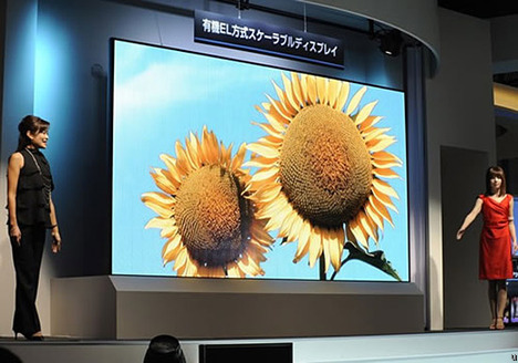 «Наборный» OLED-экран Mitsubishi с диагональю 155 дюймов «Наборный» OLED-экран Mitsubishi с диагональю 155 дюймов