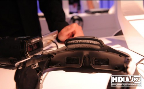    3D  Sony HMZ-T1