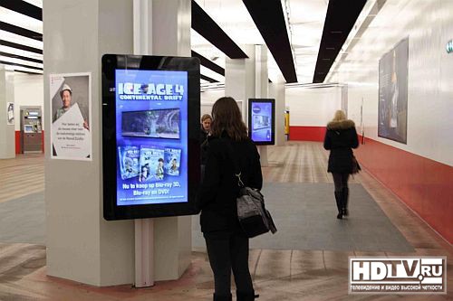 Безочковые 3D дисплеи установили в метро Амстердама Безочковые 3D дисплеи установили в метро Амстердама
